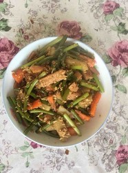 蒜苔小炒