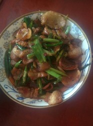 尖椒蒜苗五花肉