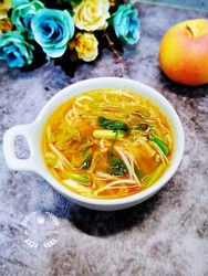 金针菇黄花菜汤