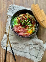 #中卓炸酱面#腊肠鸡蛋麻辣方便面