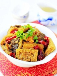 面筋焖鱼