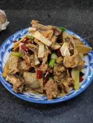 甜笋炒鸡架