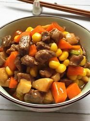 时蔬牛肉粒