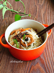 辣椒豆豉鲮鱼拌面