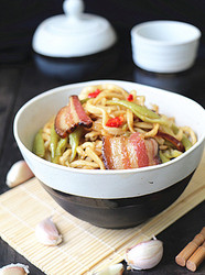 腊肉豆角焖面