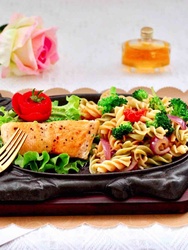 香煎三文鱼&炒意面