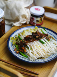 酱汁拌豆芽