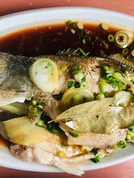 葱油鲈鱼