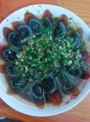 l辣椒拌皮蛋