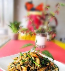 鲜河虾焖韭菜