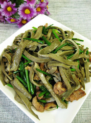 韭苔炒黑豆腐丝