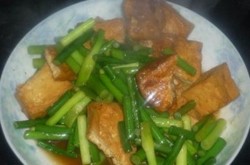 蒜苔炒豆腐