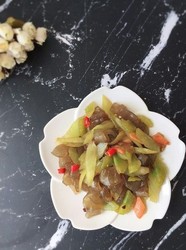 莴笋炒粉皮
