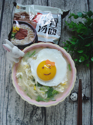 鸡蛋牛骨高汤面