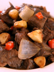 黑椒蒜子牛肉粒