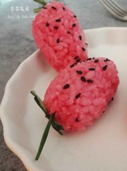 萌萌哒草莓饭团