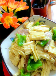 腐竹炒肉片