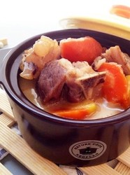 葱头胡萝卜羊肉煲