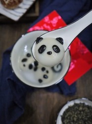 卡通芝麻汤圆与蘑菇造型包