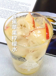 香蕉苹果柠檬水
