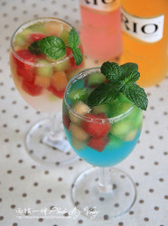 锐澳鸡尾酒水果盛宴