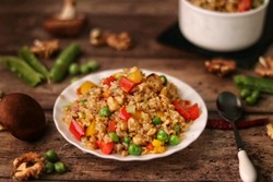 核桃时蔬蛋炒饭
