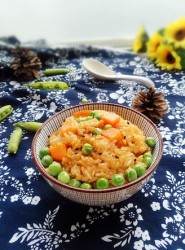 胡萝卜豌豆糯米饭