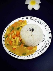 咖喱鸡肉盖浇饭