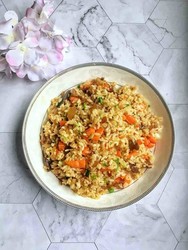 胡萝卜腊肉蛋炒饭