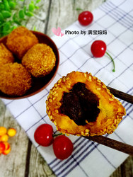 南瓜豆沙麻团