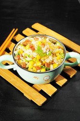 黑椒牛肉肠炒饭