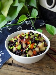 香菇腊肉黑米饭（附如何挑选和鉴别黑米）