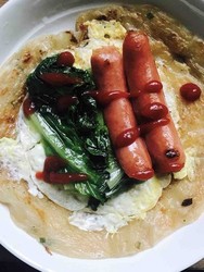 鸡蛋烤肠手抓饼