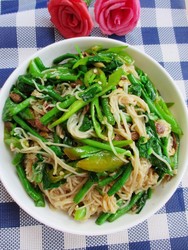豆角炒米粉