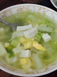 鸡蛋白菜豆腐汤