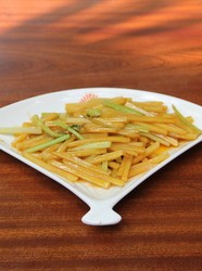 芹香土豆条