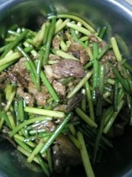 蒜苔炒肉片