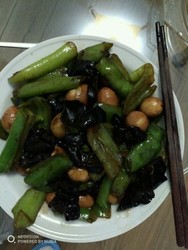 尖椒炒鹌鹑蛋