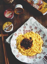 鲍鱼辣酱拌面