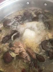 东北酸菜血肠炖猪肉