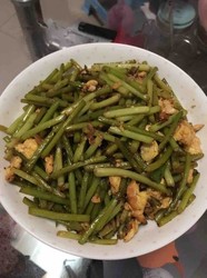 鸡蛋炒蒜薹
