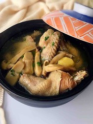 松茸炖鸡