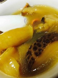 花胶炖鸡汤