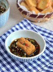蘸汁酸辣油豆腐