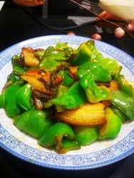 柿子椒炒肉