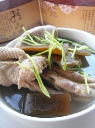 鸭件煲海带
