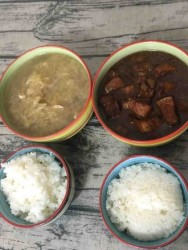酸菜坛肉米饭