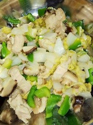 梅子肉炒白菜青椒冬菇