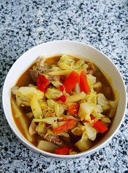猪肉炖圆白菜