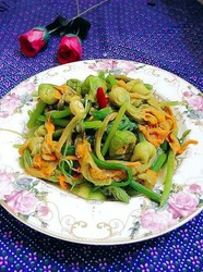 蒜香炒南瓜花